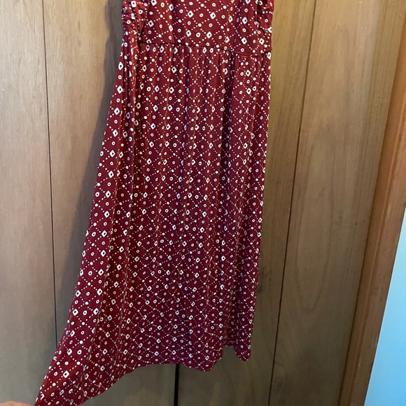 Deep red and white patterned below the knee dress - Picture 5 of 5